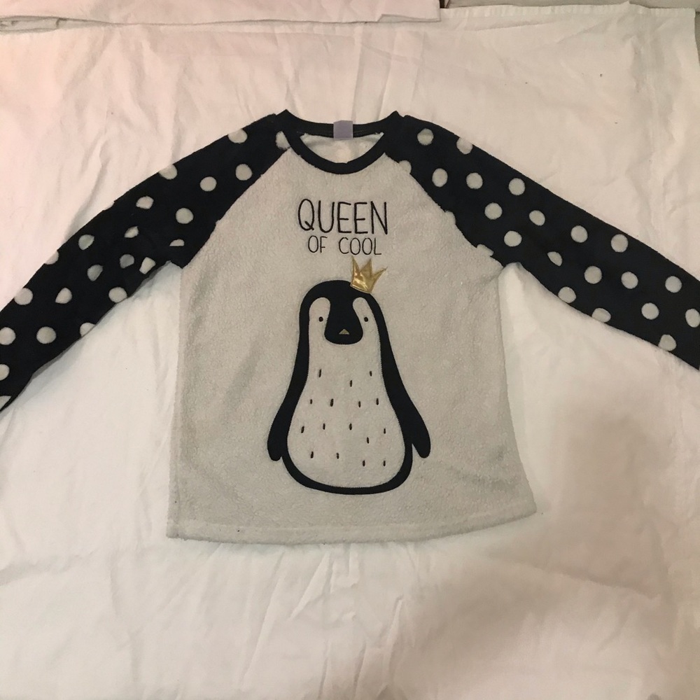 A pajama top in Good condition.